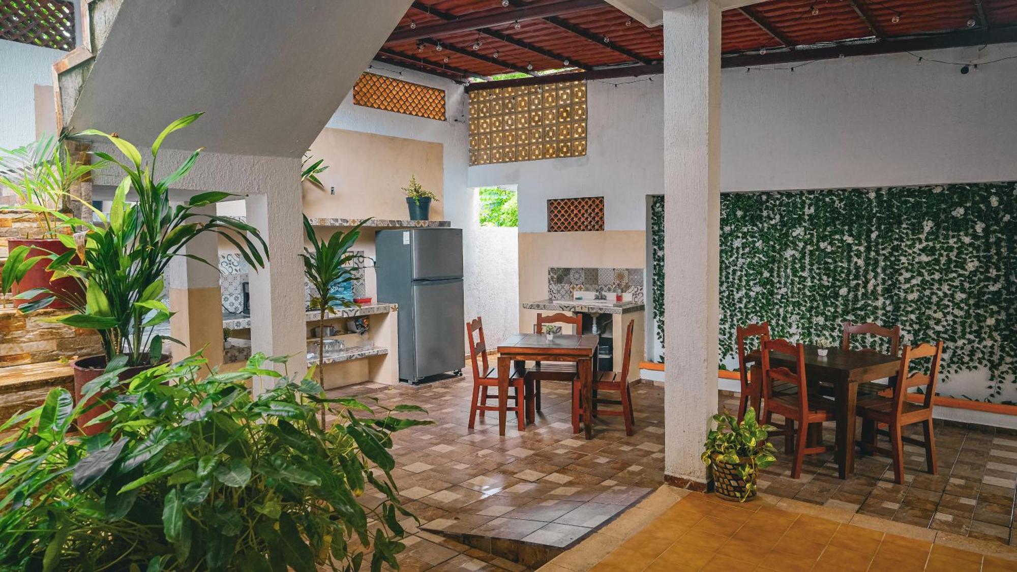 Hotel Del Parque Valladolid  Kültér fotó